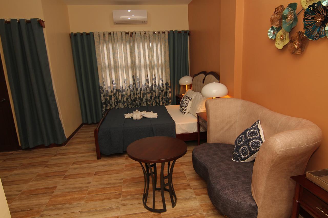 Charos Dormitel Hotel Dumaguete City Exterior foto